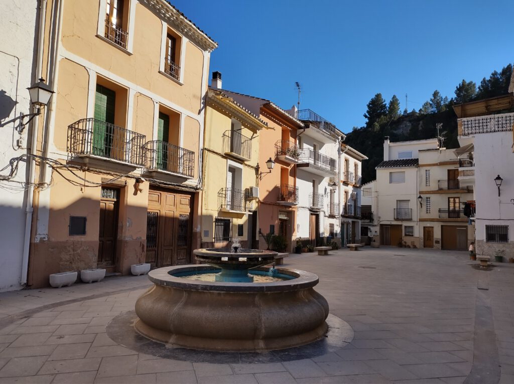 Plaza Mayor de Calles; escenario improvisado de nuestros bailes.